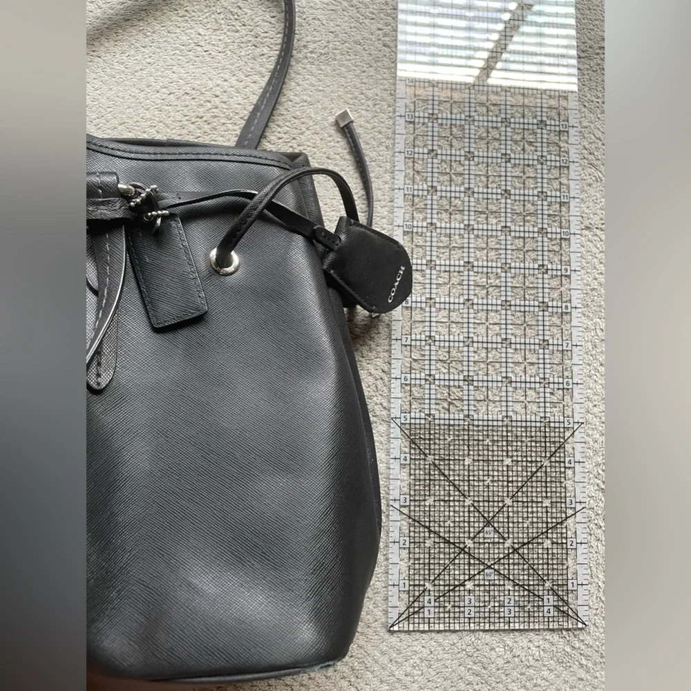 Coach Black Duffel Bag with Polished Leather Finish - Picture 3 of 3